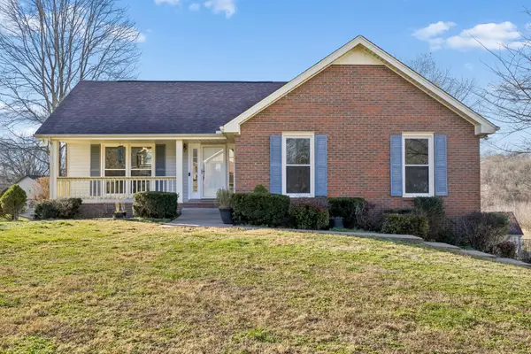 2002 W Creek Ct, Clarksville, TN 37040