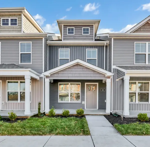 103 Quarry Point Dr, Clarksville, TN 37043