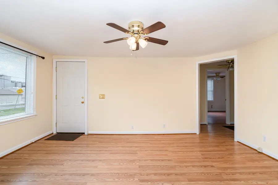 946 Youngs Ln, Nashville, TN 37207 - Image #3