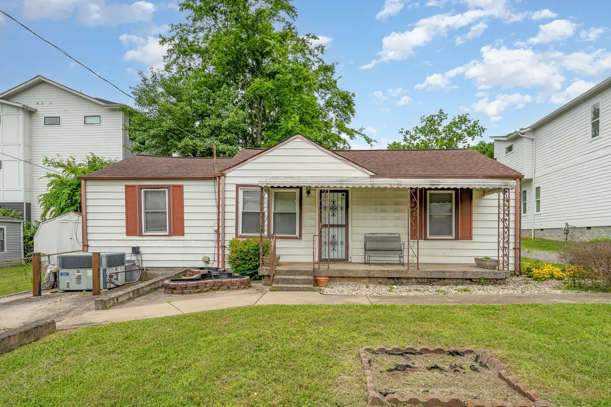 942 Youngs Ln, Nashville, TN 37207 - Image #1