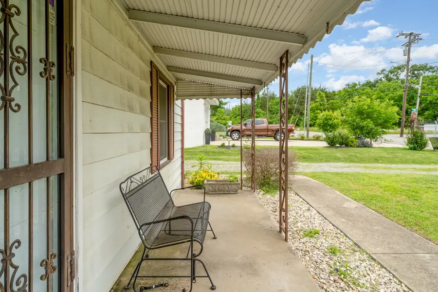 942 Youngs Ln, Nashville, TN 37207 - Image #3