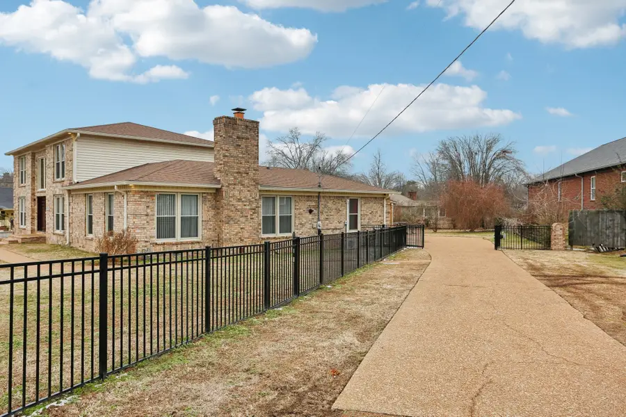 4300 Kings Ln, Nashville, TN 37218 - Image #3