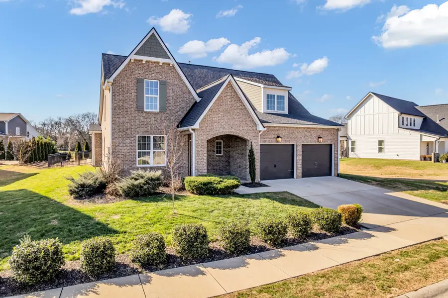 834 Plowson Rd, Mount Juliet, TN 37122 - Image #2