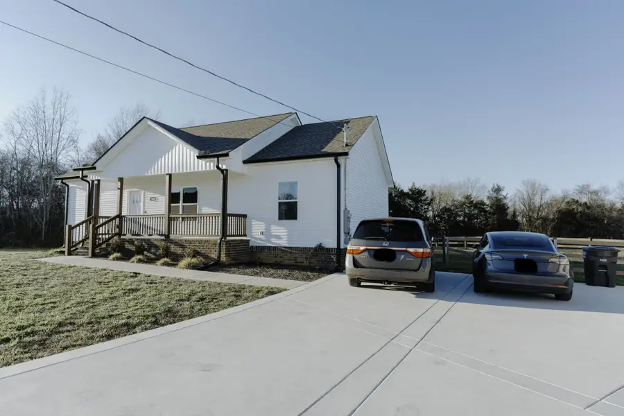 2482 Jason Dr, Chapel Hill, TN 37034 - Image #2