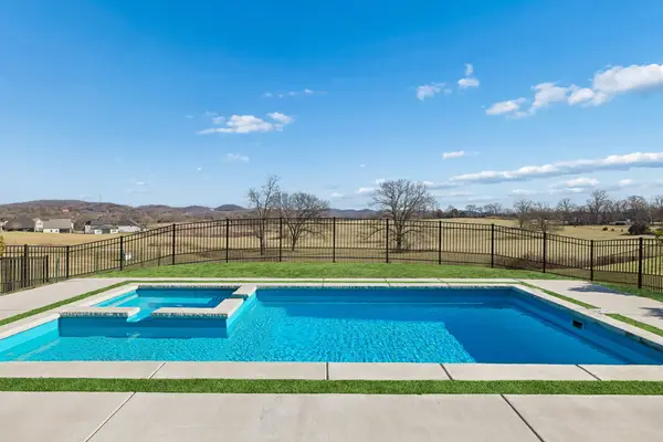 3311 Sassafras Ln, Thompsons Station, TN 37179