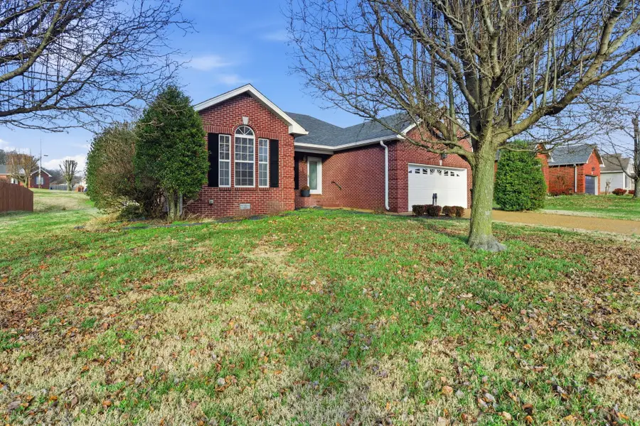 1122 Wedgewood Dr, Gallatin, TN 37066 - Image #2