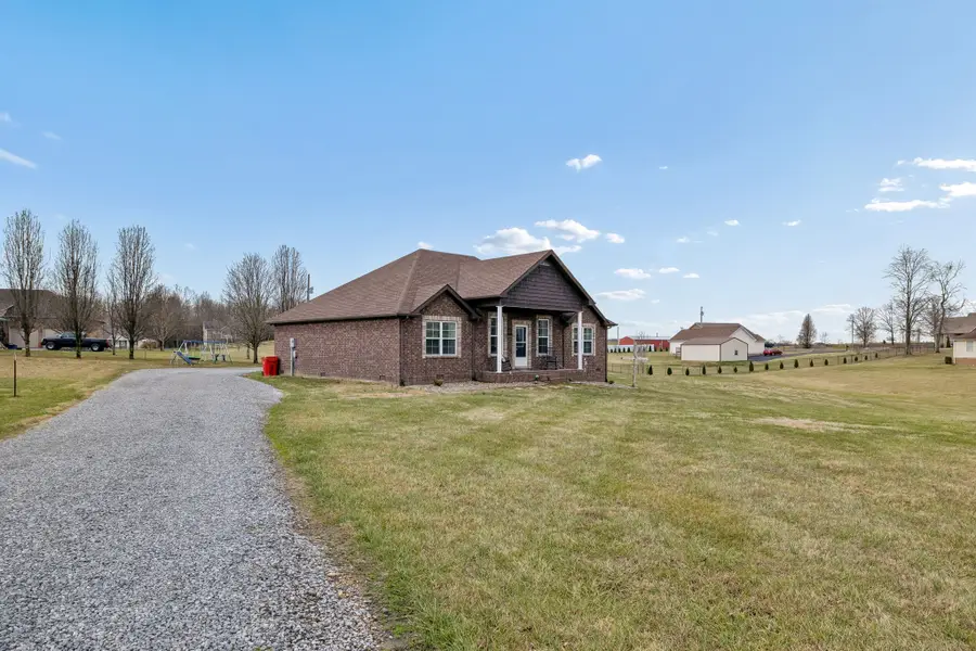 70 Hayden Drake Ln, Lafayette, TN 37083 - Image #2