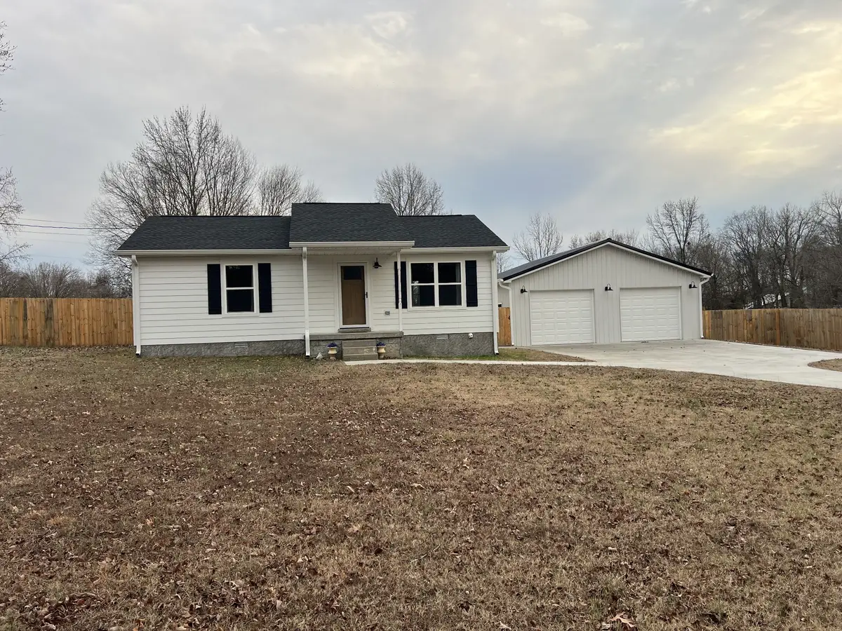 1343 Oaklawn Rd, Chapmansboro, TN 37035 - Image #1