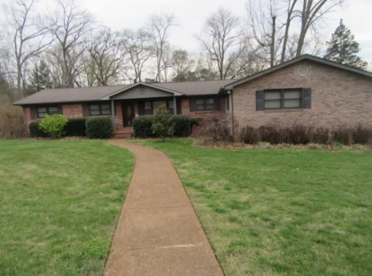 205 Houghton Dr, Winchester, TN 37398 - Image #1