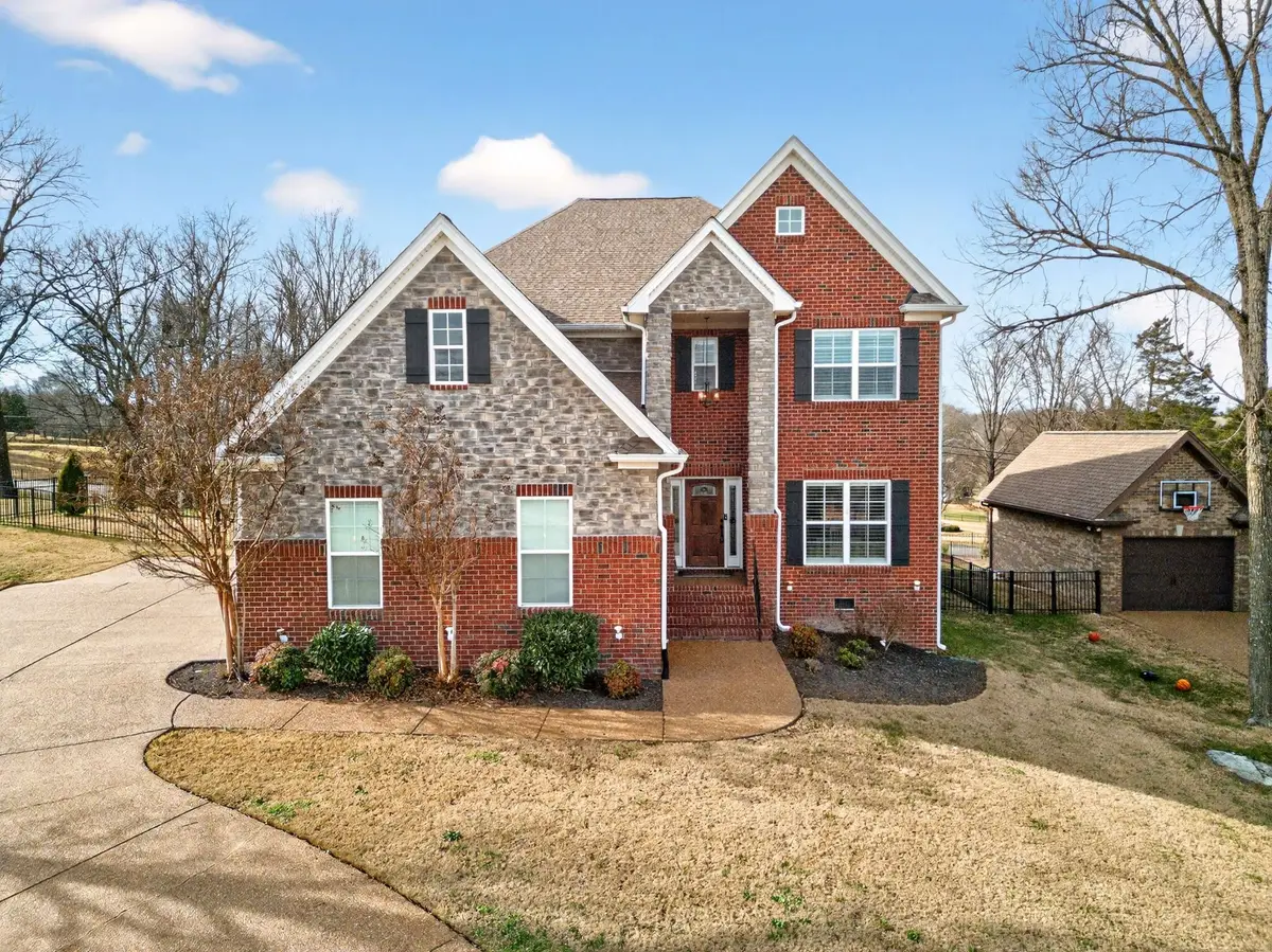 127 Waters Hill Cir, Lebanon, TN 37087 - Image #1