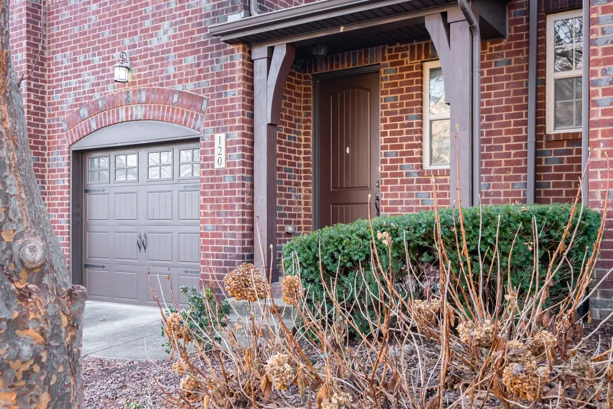 120 Ambassador Pvt Cir, Hendersonville, TN 37075 - Image #1