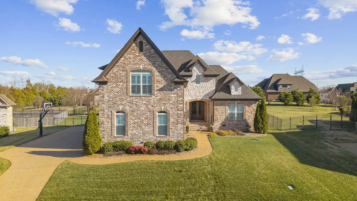 18 Beechwood Ct, Mount Juliet, TN 37122 - Image #1
