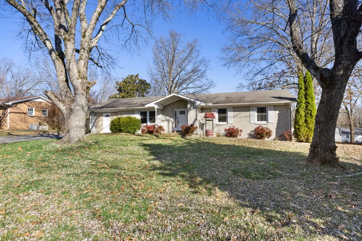 1612 Whippoorwill Dr, Lawrenceburg, TN 38464 - Image #1