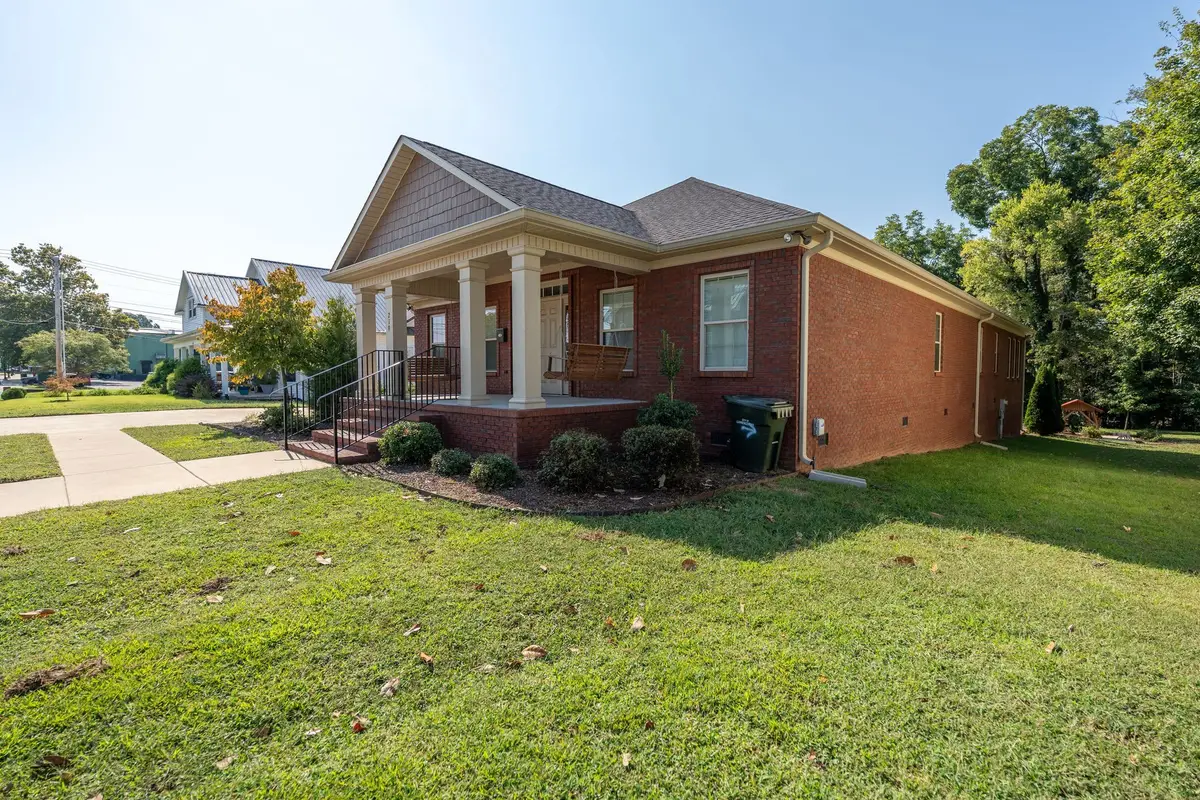 219 Waterloo St, Lawrenceburg, TN 38464 - Image #1