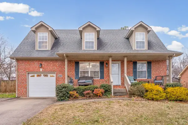 300 Maple Park Dr, Clarksville, TN 37040