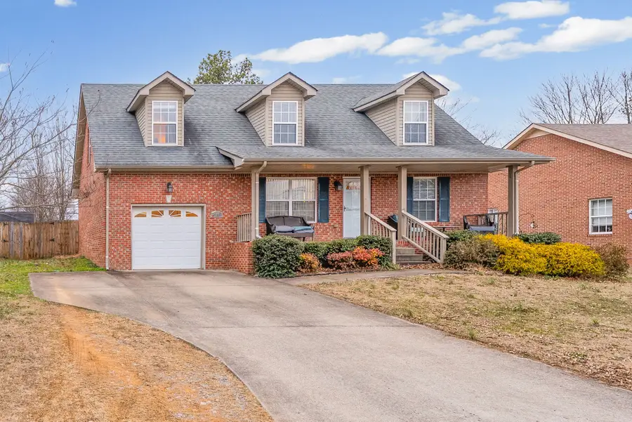 300 Maple Park Dr, Clarksville, TN 37040 - Image #2