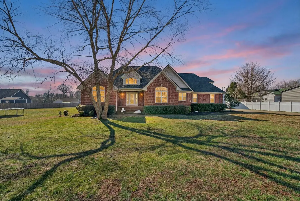 69 College Ct, McEwen, TN 37101 - #1