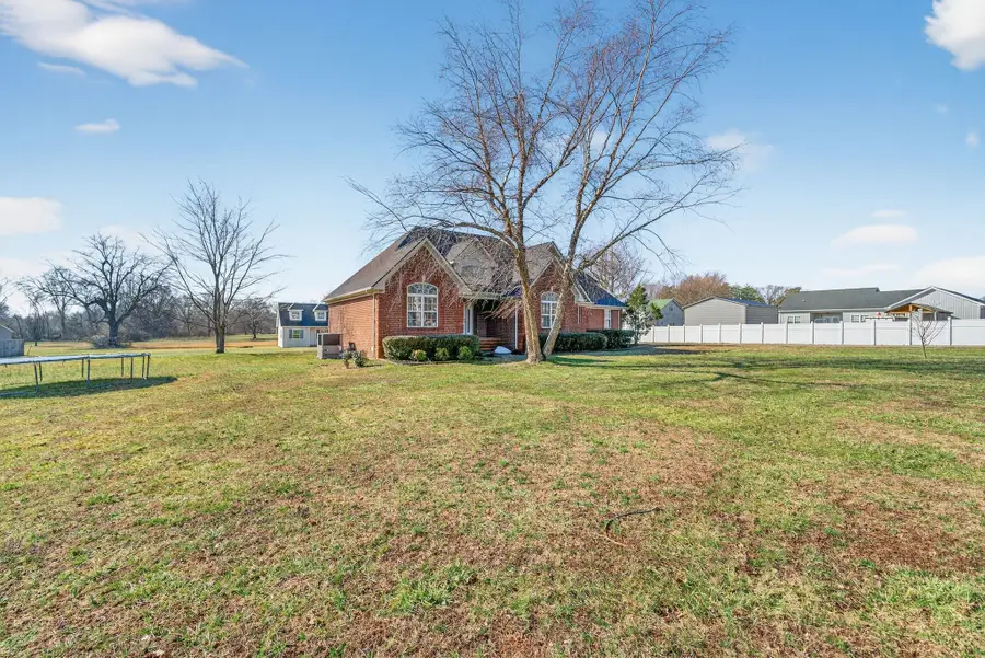 69 College Ct, McEwen, TN 37101 - #3