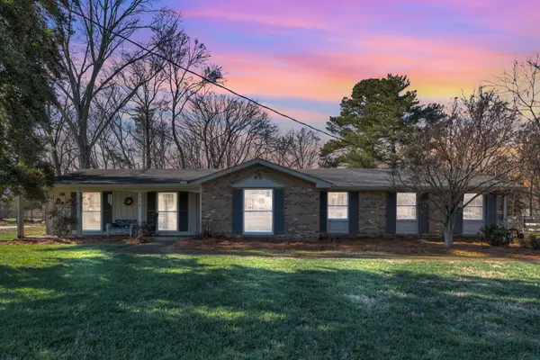 306 Raintree Dr, Hendersonville, TN 37075