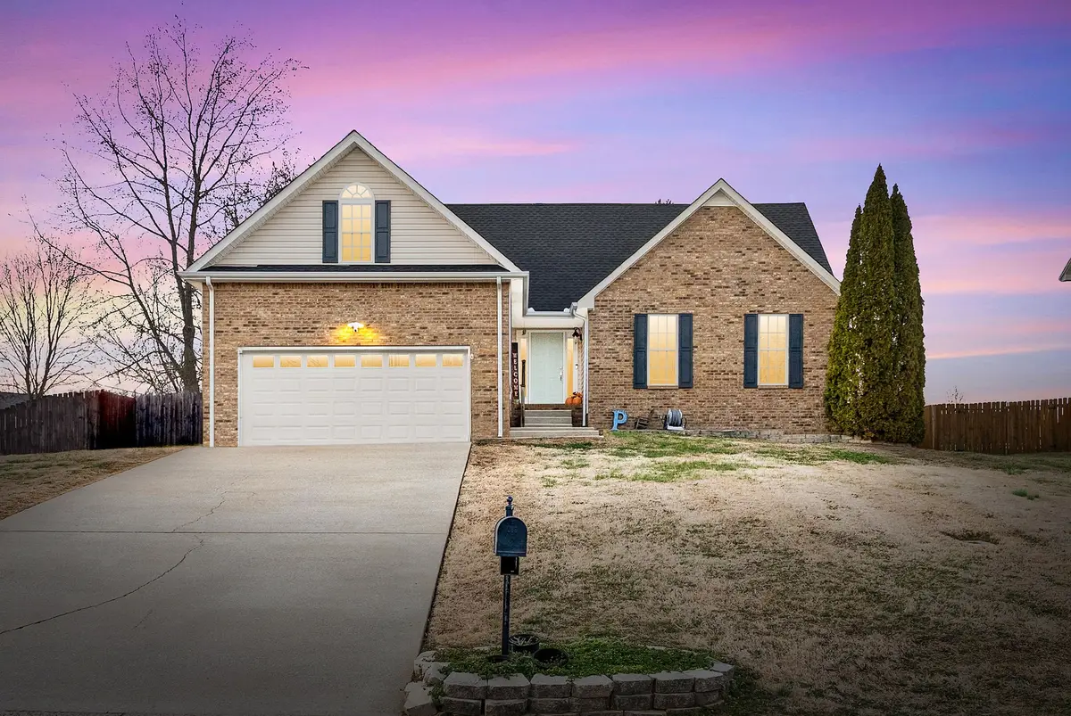 275 Shadyside Ln, Clarksville, TN 37043 - Image #1