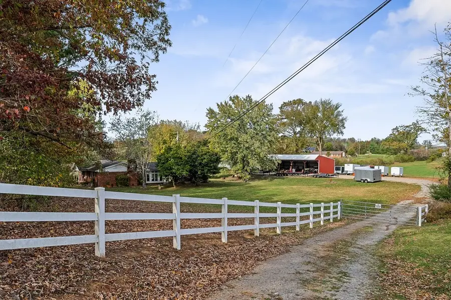 822 Old Smithville Hwy N, Sparta, TN 38583 - #3