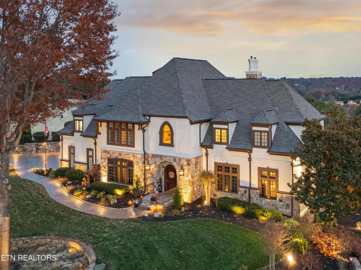 9340 Linksvue Drive, Knoxville, TN 37922 - Image #1