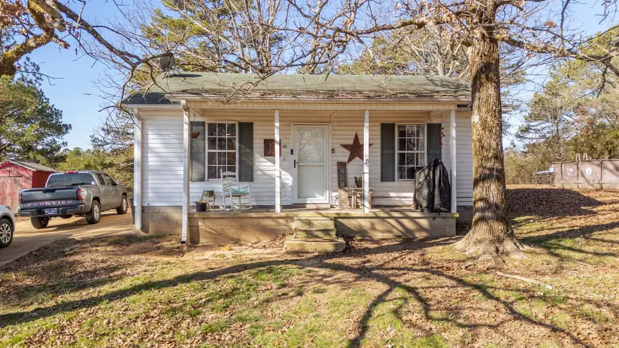 210 Westwood Cir, Selmer, TN 38375 - Image #2