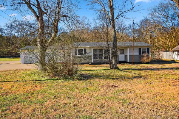1077 Slaters Creek Rd, Goodlettsville, TN 37072
