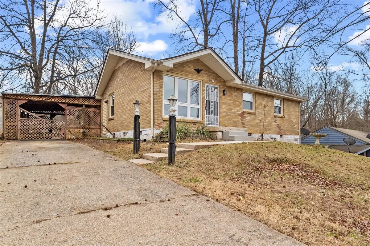 861 E Happy Hollow Dr, Clarksville, TN 37040 - Image #1