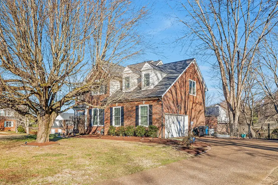 399 Dandridge Dr, Franklin, TN 37067 - Image #3