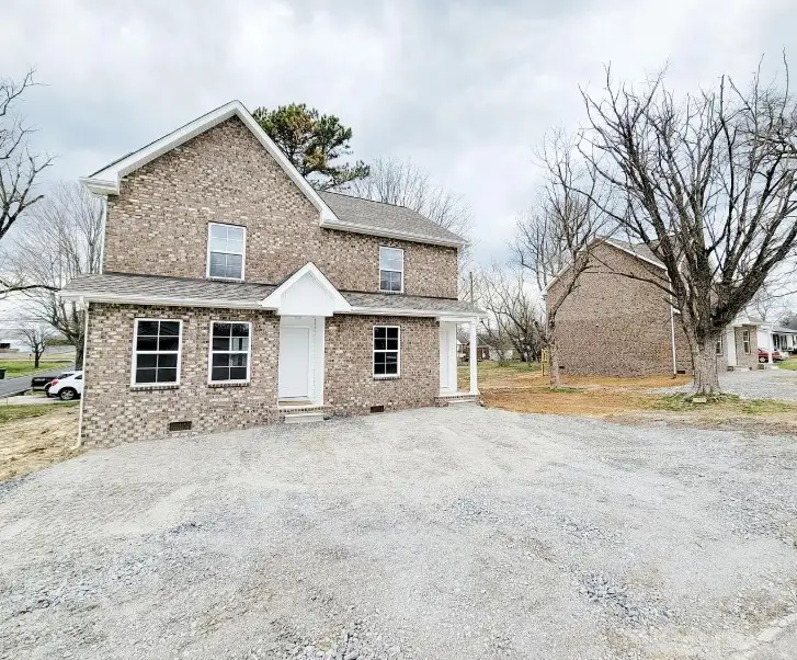 103 Walton Ave, Lafayette, TN 37083 - Image #1