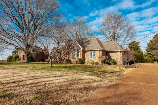 129 Buchanan Cir, Hendersonville, TN 37075