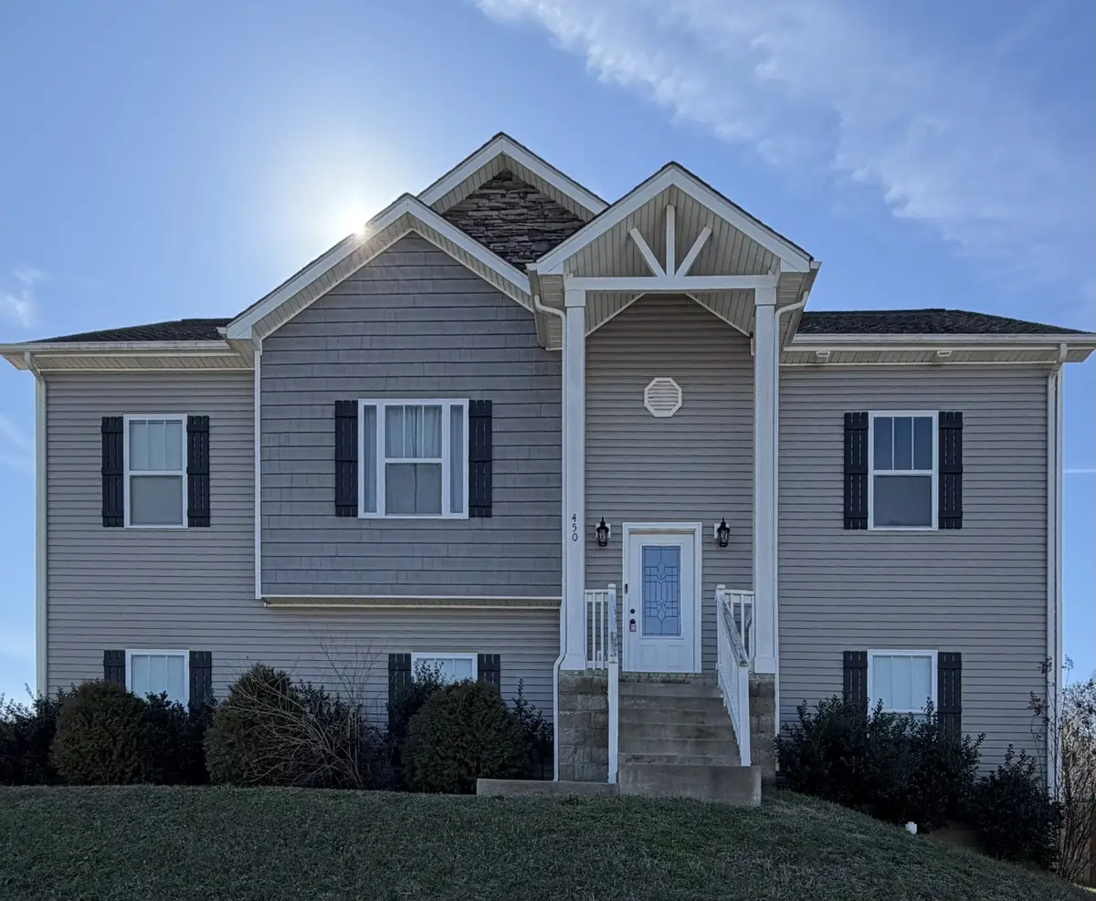 450 Woodtrace Dr, Clarksville, TN 37042 - Image #1