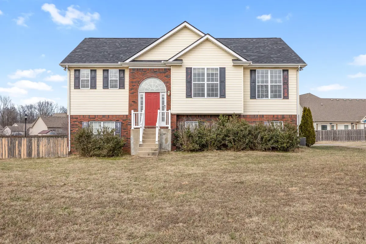 205 Emerald Cir, Pleasant View, TN 37146 - Image #1