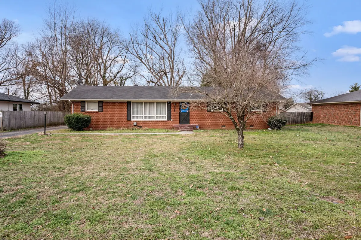 906 Kirkwood Ave, Murfreesboro, TN 37130 - Image #1
