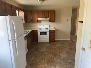 924 Linda Dr, Oak Grove, KY 42262 - #2