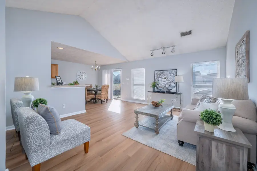 1012 Pawnee Trl, Madison, TN 37115 - #2