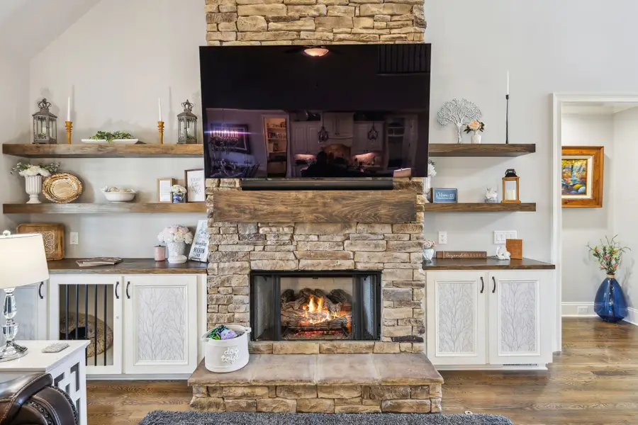 1300 Stovall Ln, Mount Juliet, TN 37122 - Image #2