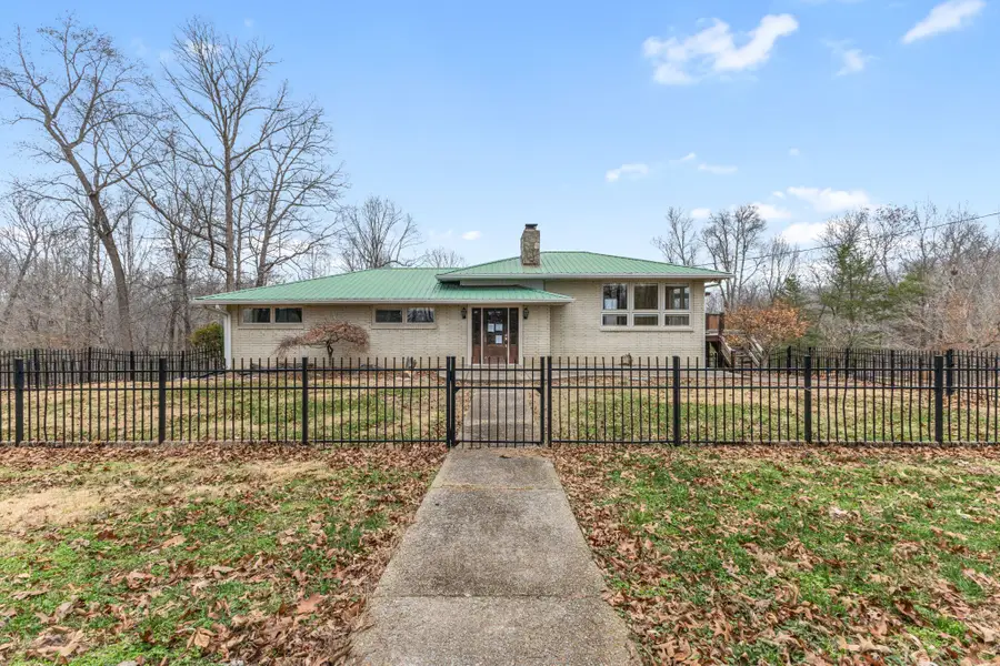 555 White Pine Dr, Centerville, TN 37033 - Image #2