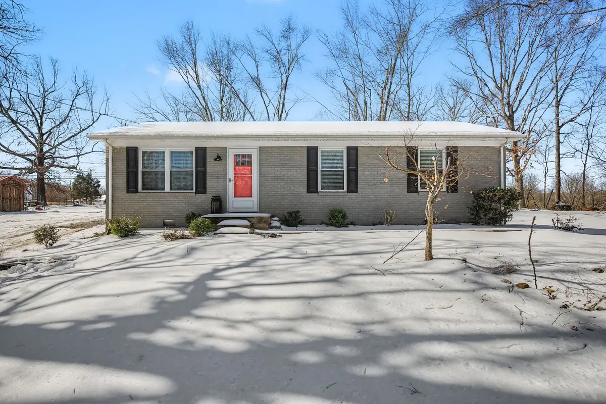 112 Valleywood Ct, Dickson, TN 37055 - Image #1