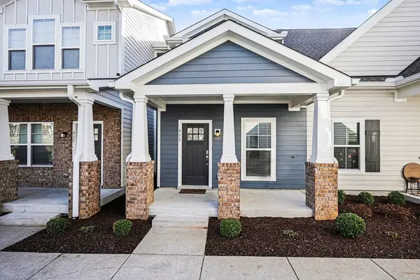 933 Ashland Place Dr, Nashville, TN 37218