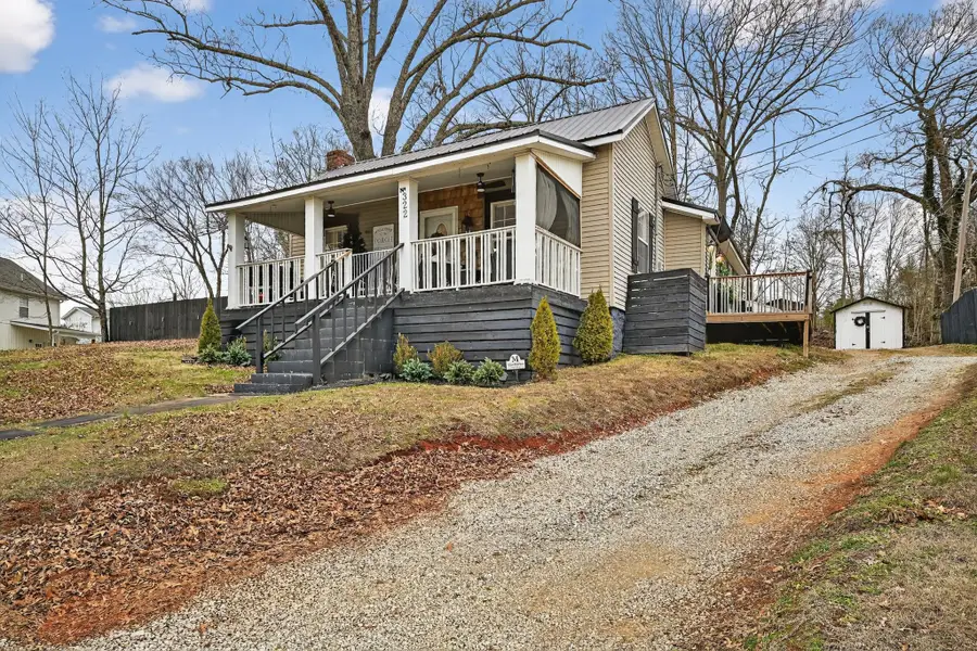 322 Flatt St, Sparta, TN 38583 - Image #2