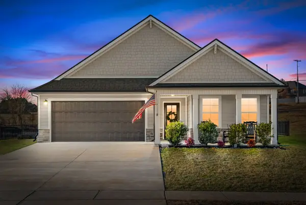 333 Frontier Dr, Clarksville, TN 37043