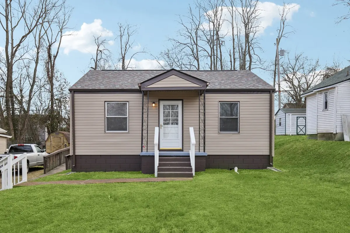 172 Hadley Dr, Clarksville, TN 37042 - Image #1