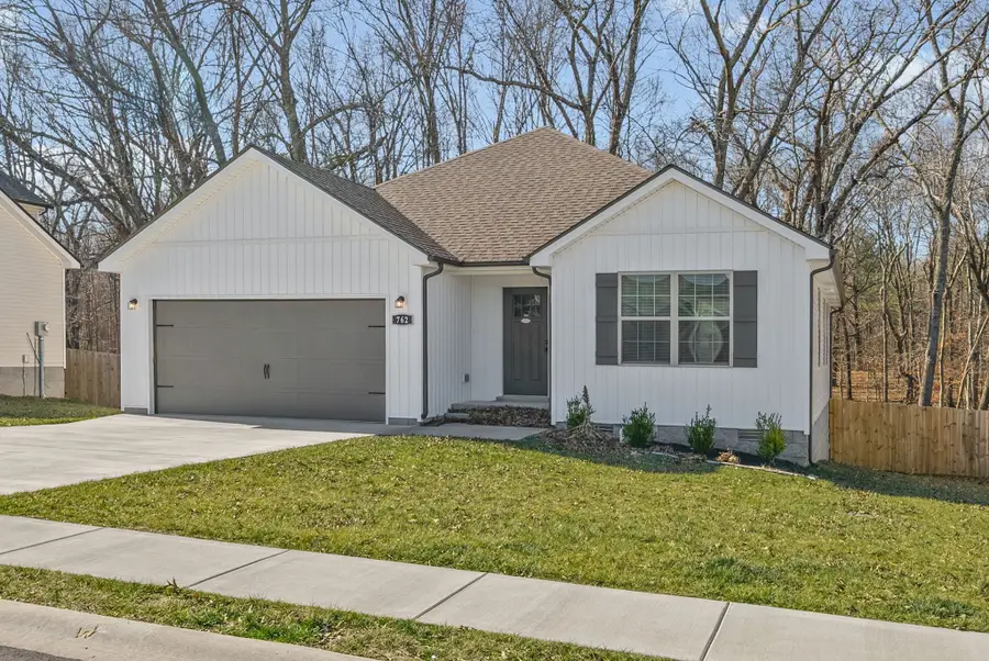 762 Gleason Dr, Clarksville, TN 37042 - Image #2