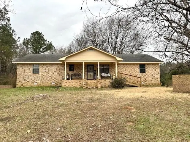 390 Pyburn Dr, Savannah, TN 38372 - Image #1