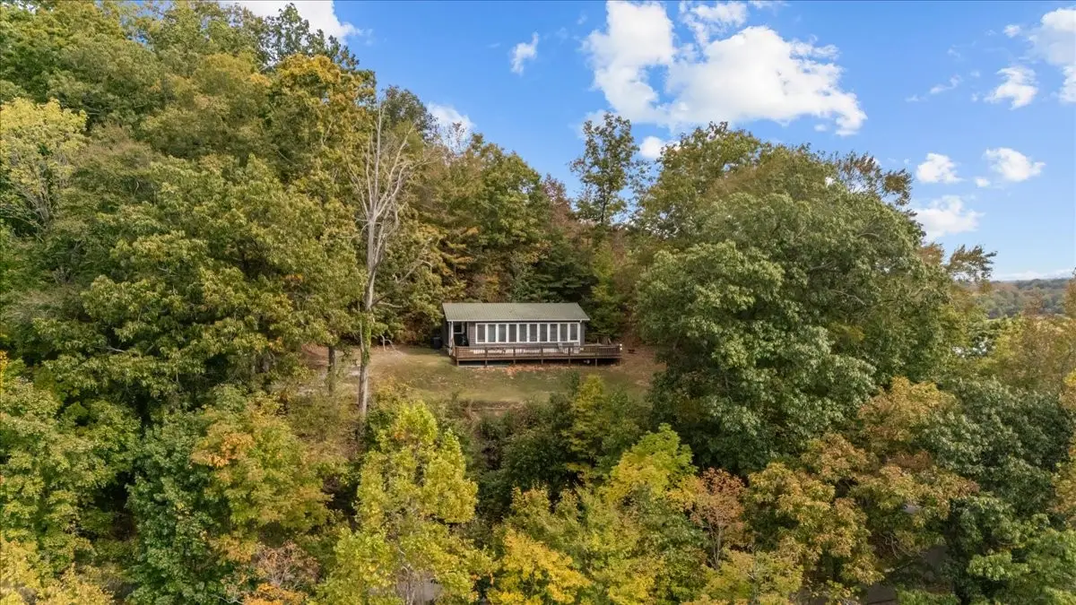 38 Lakeland Rd, Waverly, TN 37185 - Image #1