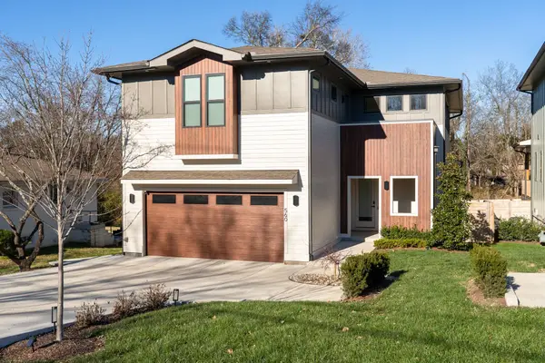 560 Highcrest Dr, Nashville, TN 37211