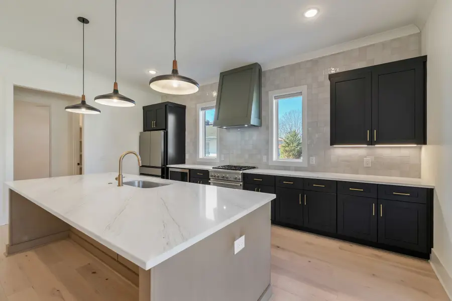 560 Highcrest Dr, Nashville, TN 37211 - #2