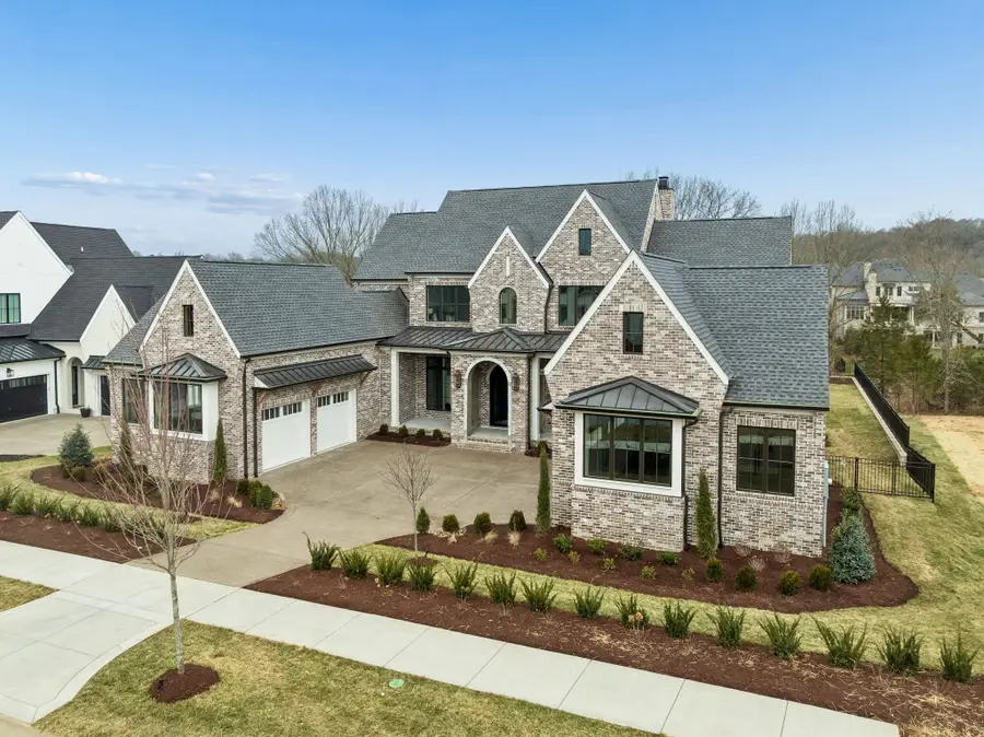 8864 Edgecomb Dr, College Grove, TN 37046 - Image #3